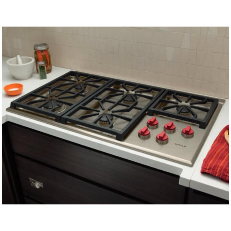 Wolf 36-inch Built-In Gas Cooktop CG365P/S IMAGE 2