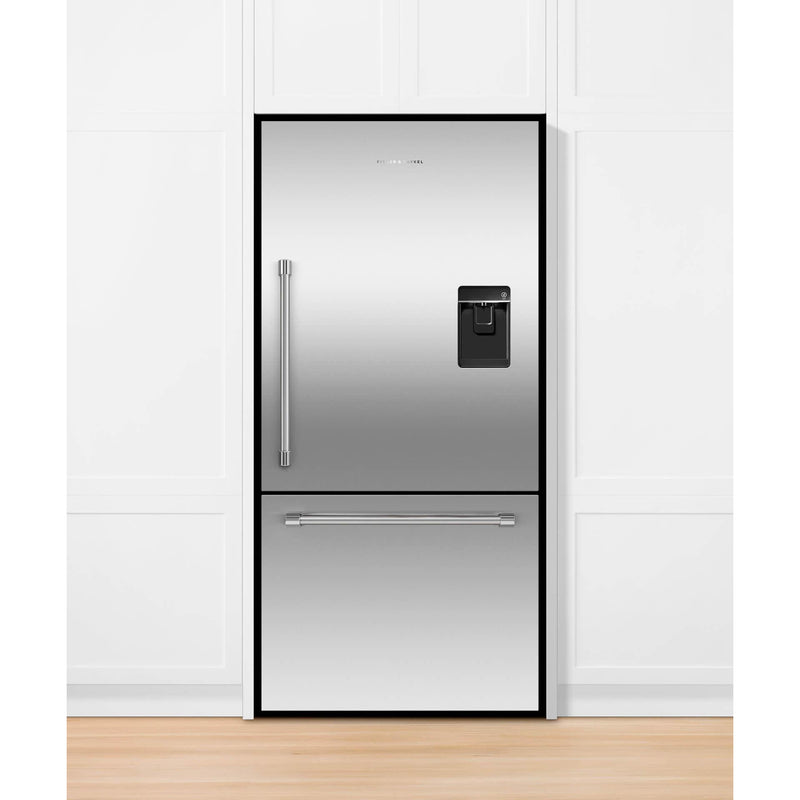 Fisher & Paykel 32-inch, 17.5 cu. ft. Bottom Freezer Refrigerator with Water Dispenser RF170WRKUX6 IMAGE 3