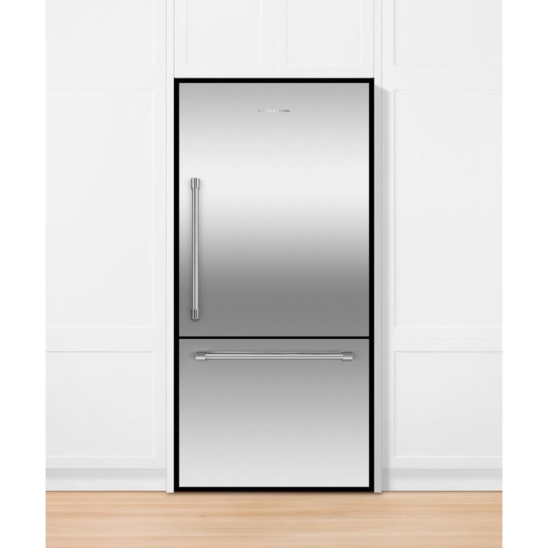 Fisher & Paykel 32-inch, 17.1 cu. ft. Bottom Freezer Refrigerator with Water Dispenser RF170WRKJX6 IMAGE 3