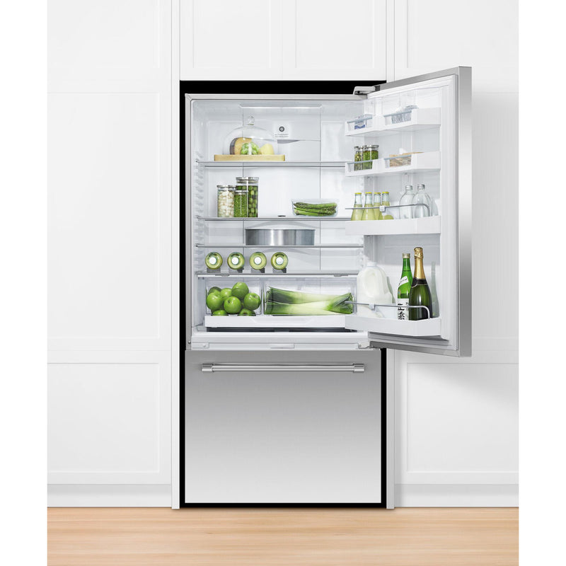 Fisher & Paykel 32-inch, 17.1 cu. ft. Bottom Freezer Refrigerator with Water Dispenser RF170WRKJX6 IMAGE 4